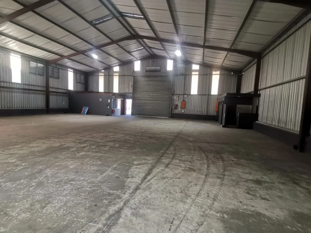 Commercial industrial property for sale in Phoenix, KwaZulu-Natal - 1DA1704074 Commercial industrial property for sale in Phoenix, KwaZulu-Natal - 1DA1704074