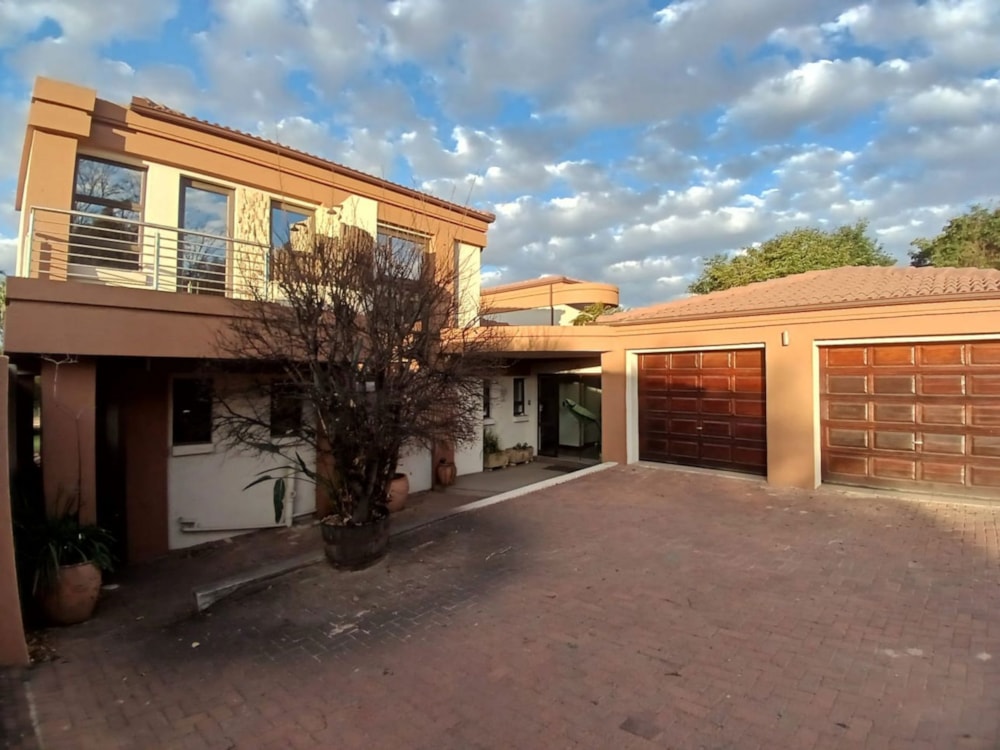 Golf estate house for sale in Bankenveld  - 1WD1704098