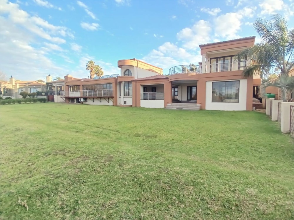 Golf estate house for sale in Bankenveld  - 1WD1704098