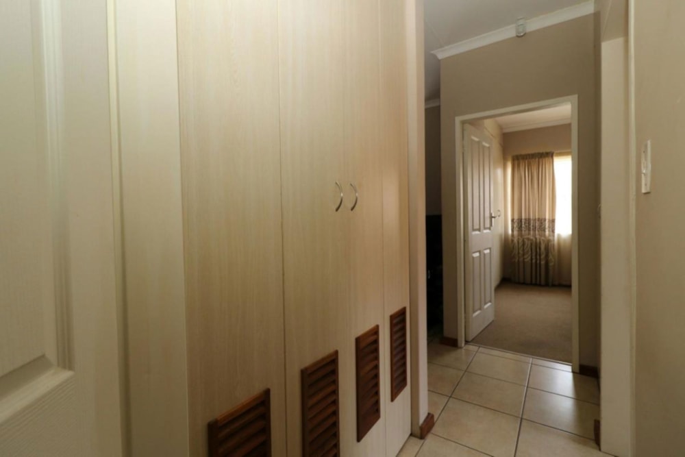 Security complex home to rent in Ellisras (Lephalale) - 1ER1724459