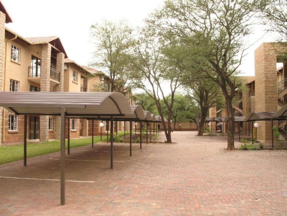 Security complex home let in Ellisras (Lephalale) - 1ER1704101 Security complex home let in Ellisras (Lephalale) - 1ER1704101