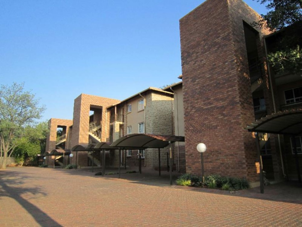 Security complex home let in Ellisras (Lephalale) - 1ER1704101 Security complex home let in Ellisras (Lephalale) - 1ER1704101