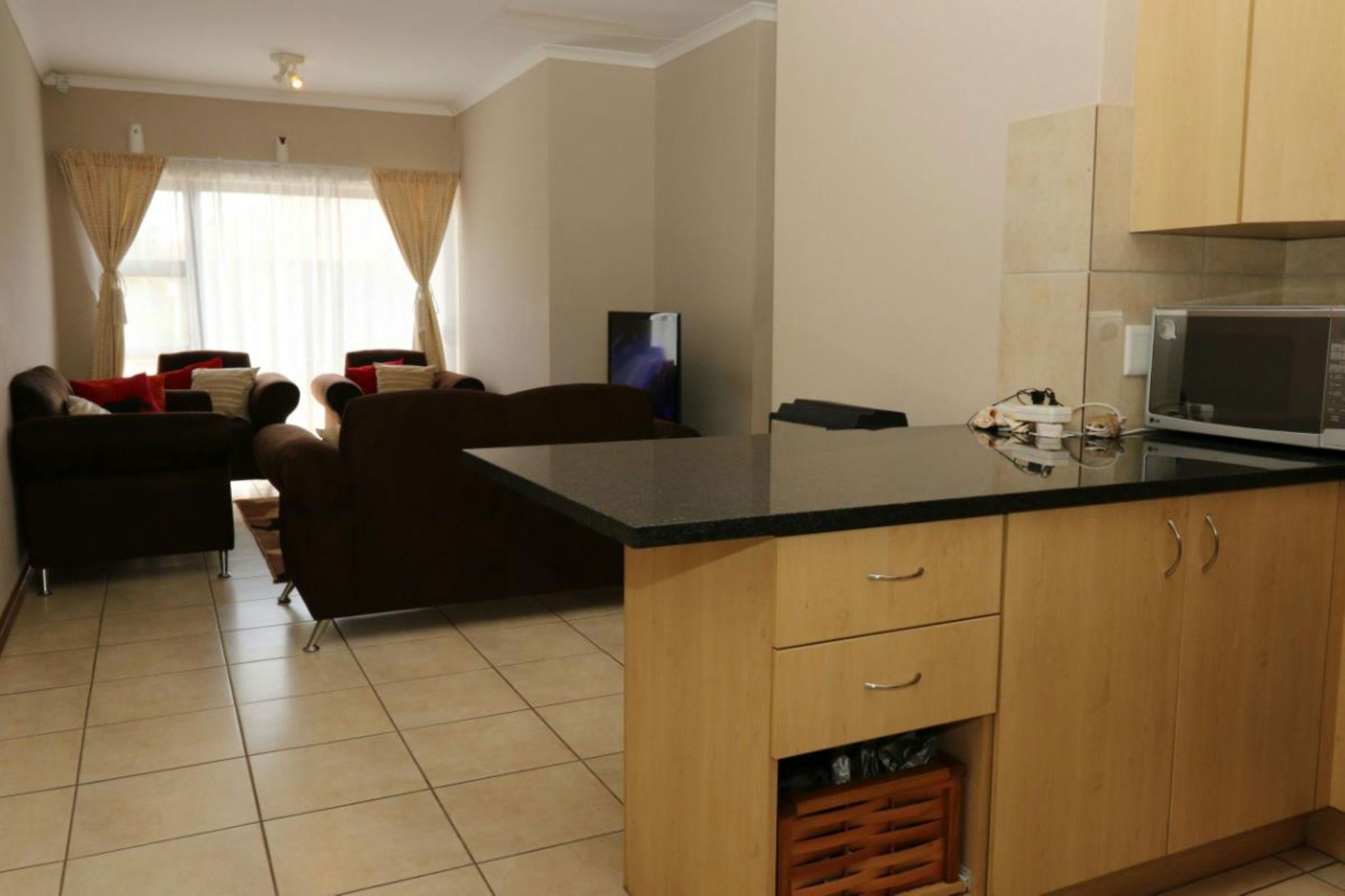 Security complex home to rent in Ellisras (Lephalale) - 1ER1724459