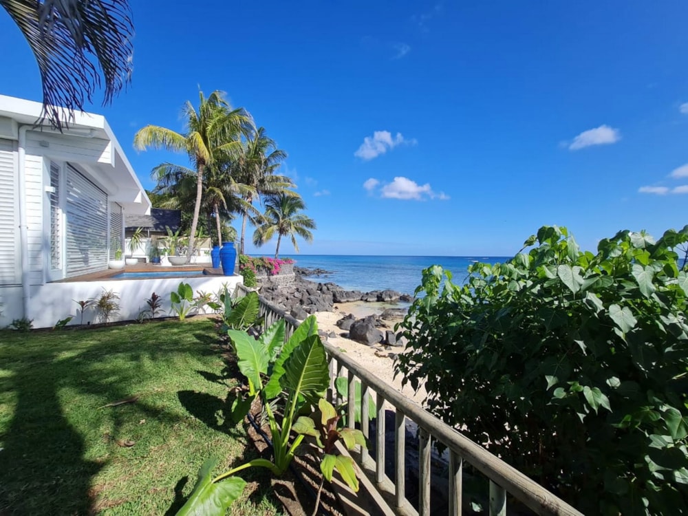 Beachfront villa to rent in Tamarin, Mauritius - MUR1704117 Beachfront villa to rent in Tamarin, Mauritius - MUR1704117
