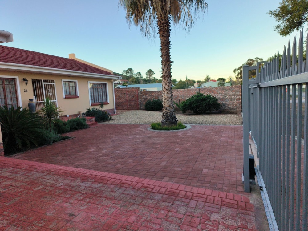 House sold in Middedorp, Beaufort West - 1KK1704178 House sold in Middedorp, Beaufort West - 1KK1704178