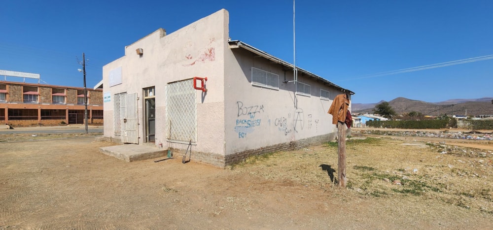Commercial retail property for sale in Cradock - 1KK1704222 Commercial retail property for sale in Cradock - 1KK1704222