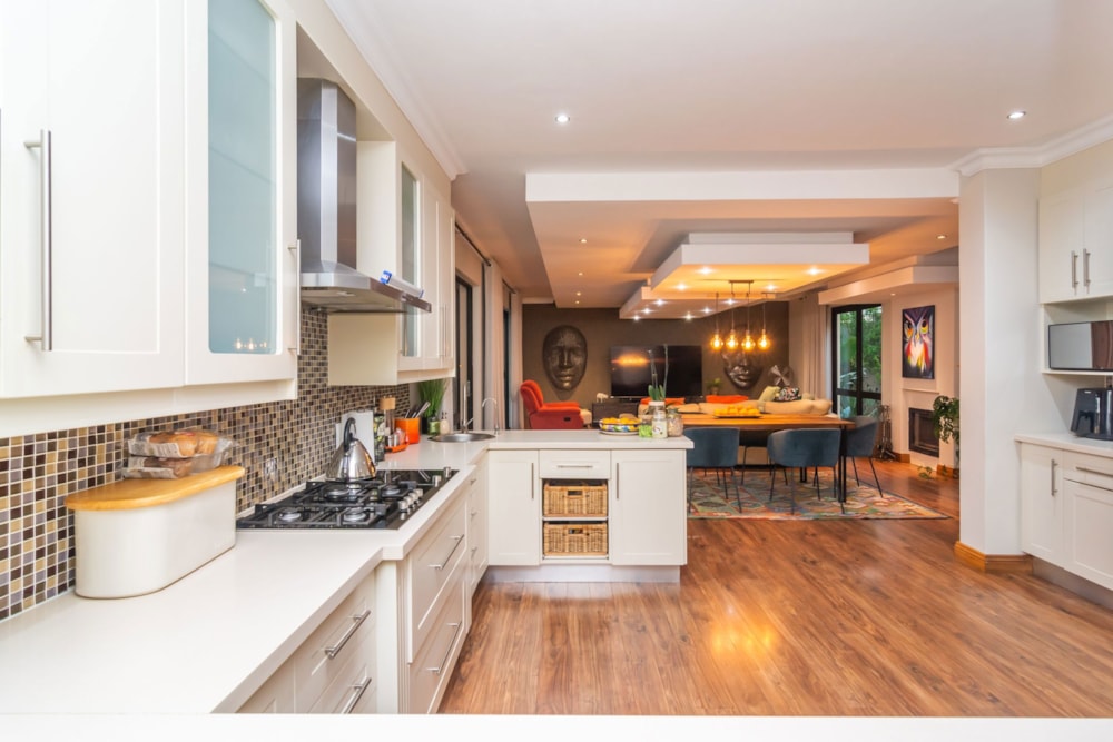 Security estate home sold in Featherbrooke Estate - 1KR1704319 Security estate home sold in Featherbrooke Estate - 1KR1704319