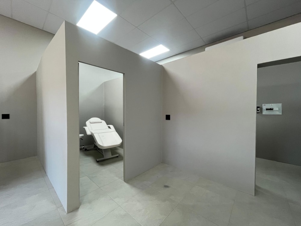 Commercial Building let in Hoedspruit - 1HS1704292 Commercial Building let in Hoedspruit - 1HS1704292