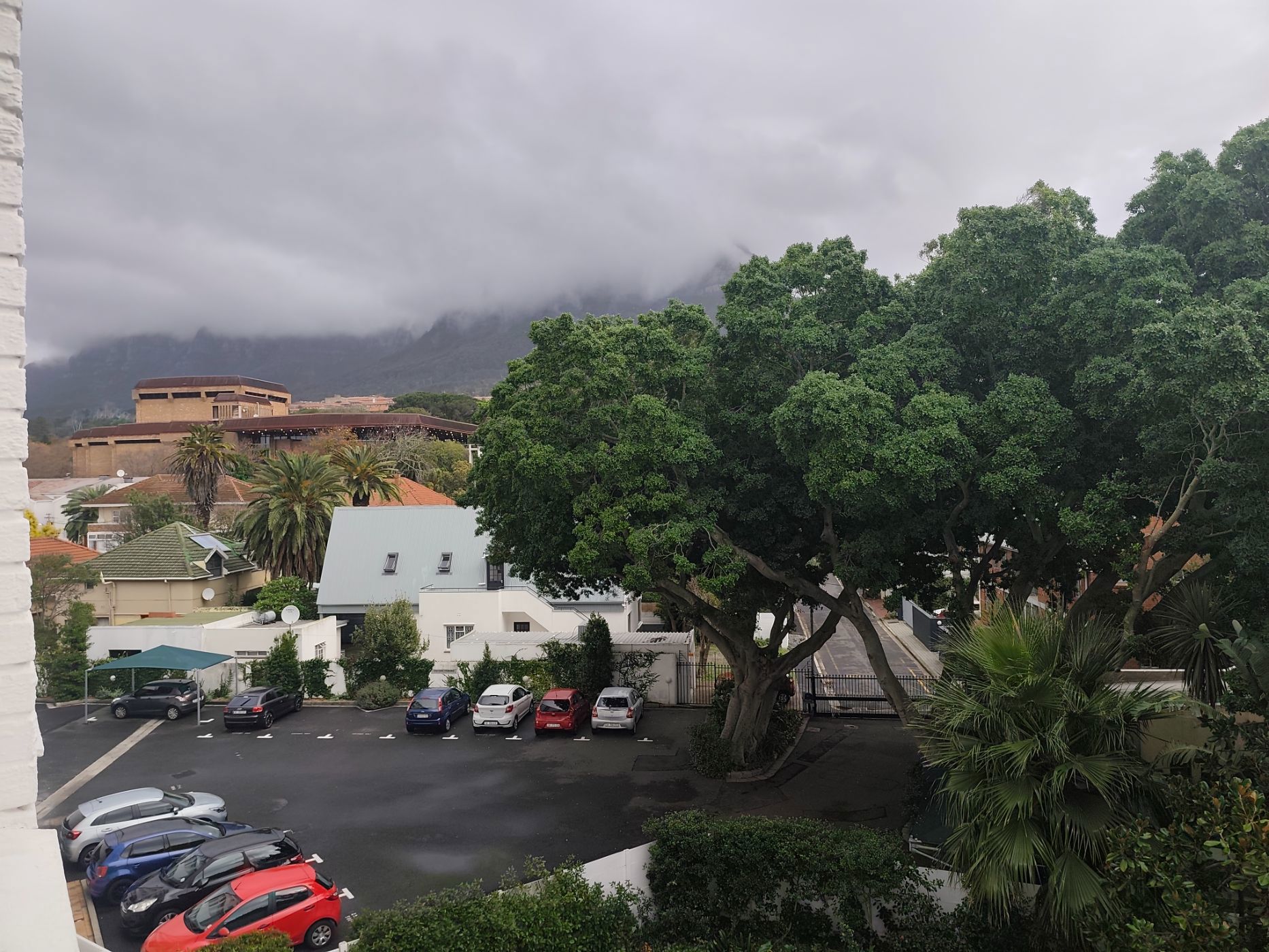 Apartment let in Rosebank, Cape Town - RBL1704285