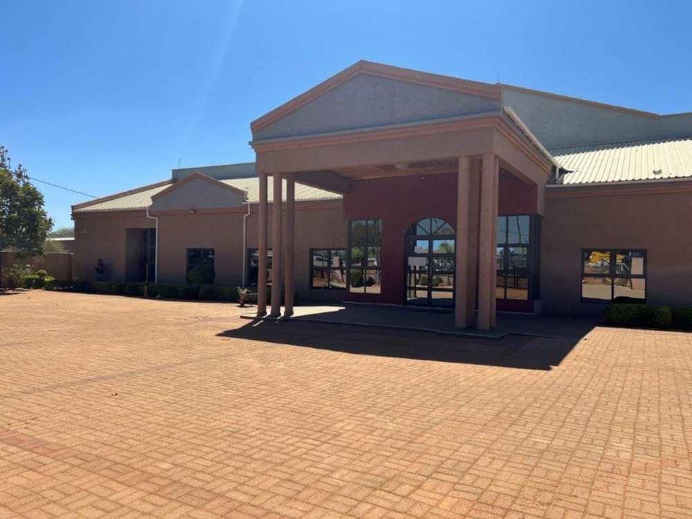 Commercial business to rent in Tlokweng, Botswana - 3BO1704330 Commercial business to rent in Tlokweng, Botswana - 3BO1704330