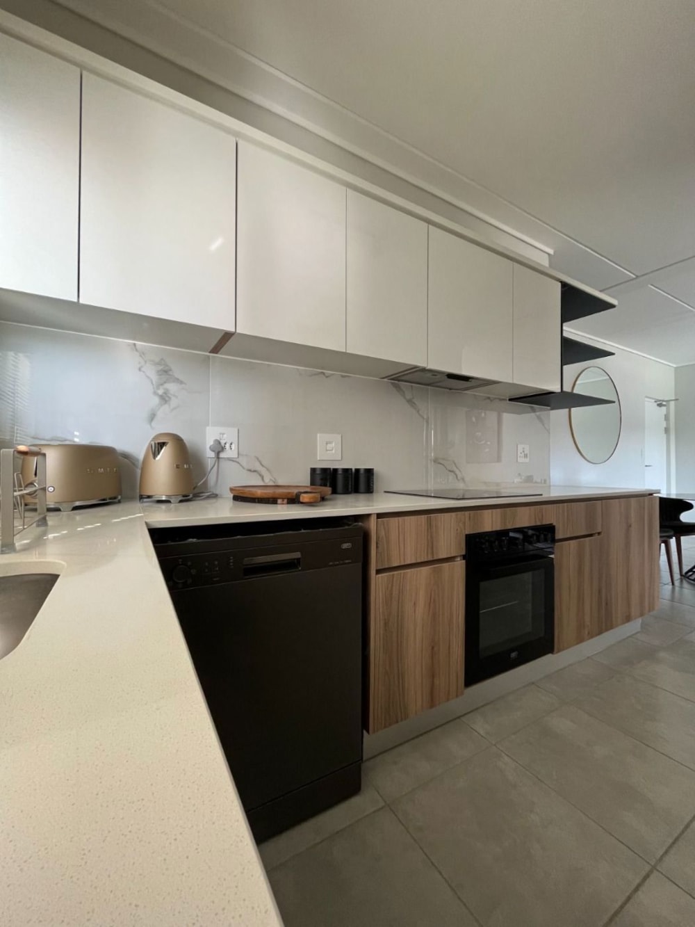 Apartment let in Waterfall, Midrand - MDL1704321