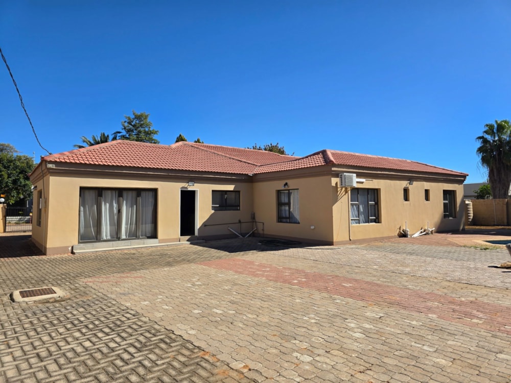 House for sale in Block 8, Botswana - 3BO1704334