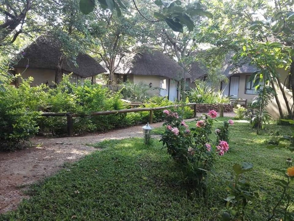 Guesthouse for sale in Kasane, Chobe District, Botswana - 3BO1704340 Guesthouse for sale in Kasane, Chobe District, Botswana - 3BO1704340