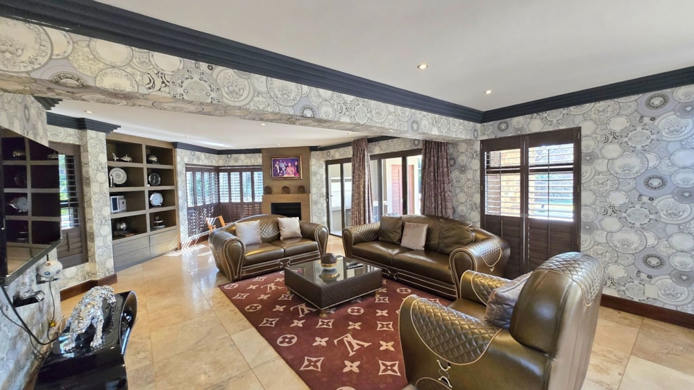 Double-storey house for sale in Mooikloof - PT1704403 Double-storey house for sale in Mooikloof - PT1704403