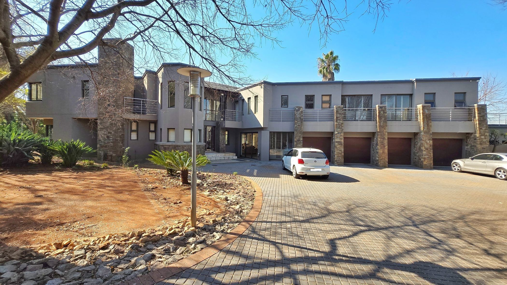 Double-storey house for sale in Mooikloof - PT1704403