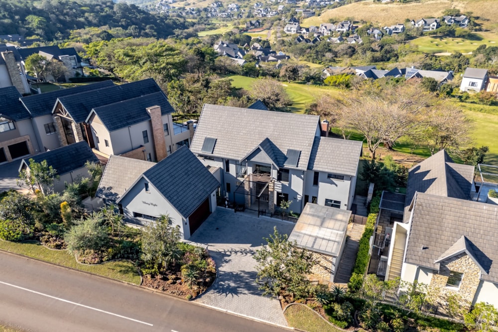 Golf estate house for sale in Cotswold Downs Estate - 1KF1704413 Golf estate house for sale in Cotswold Downs Estate - 1KF1704413