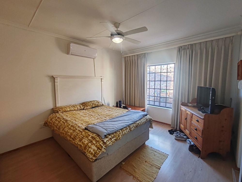 Townhouse for sale in Oudtshoorn Central - 1OU1704448 Townhouse for sale in Oudtshoorn Central - 1OU1704448