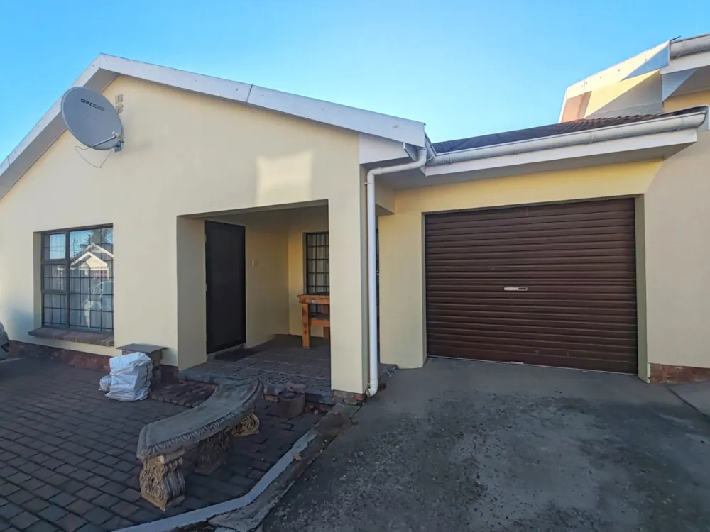 Townhouse sold in Oudtshoorn Central - 1OU1704448 Townhouse sold in Oudtshoorn Central - 1OU1704448