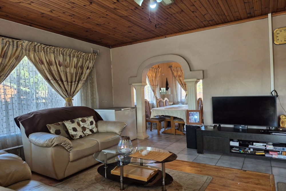 House for sale in Isipingo Rail - 1WB1706384