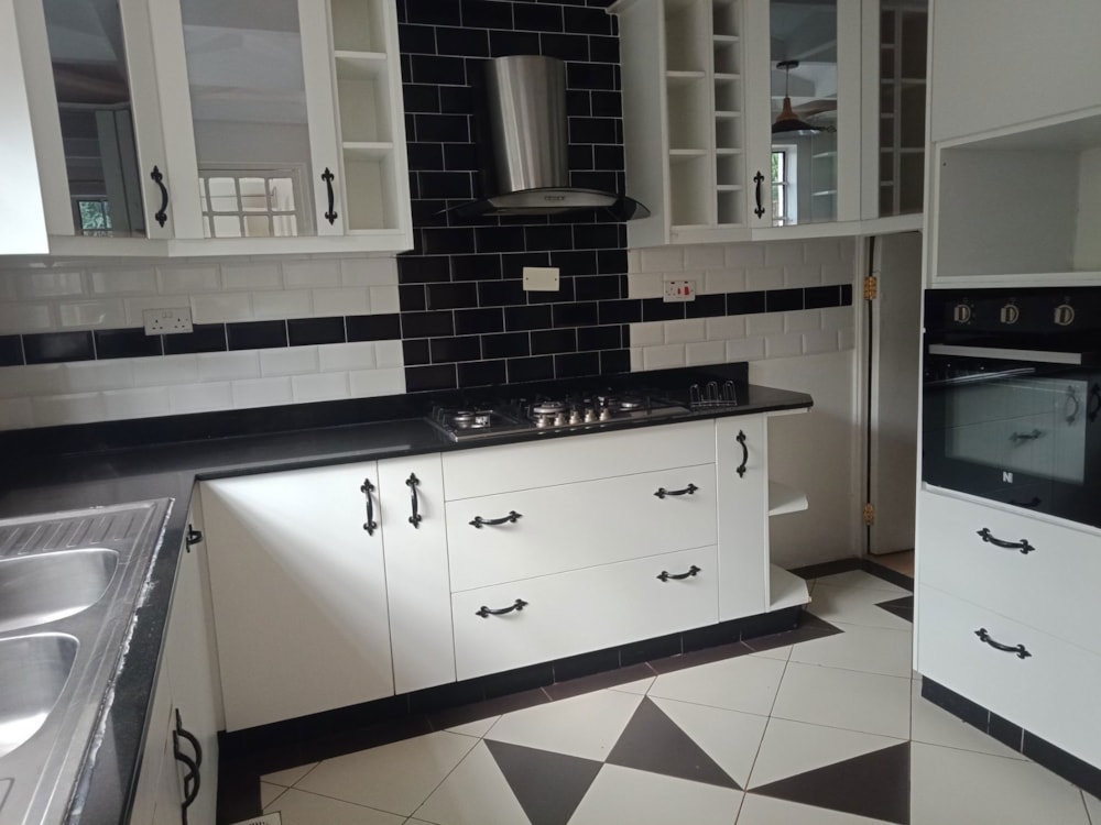 Townhouse let in Kiambu Road, Kenya - 3KE1704614 Townhouse let in Kiambu Road, Kenya - 3KE1704614