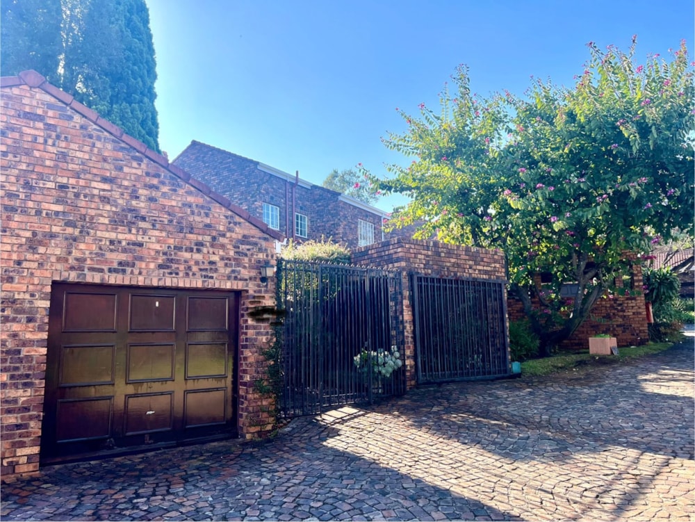 Cluster let in Morningside, Sandton - JBL1704635
