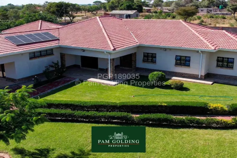 House for sale in Matabeleland, Zimbabwe - 3ZB1704628