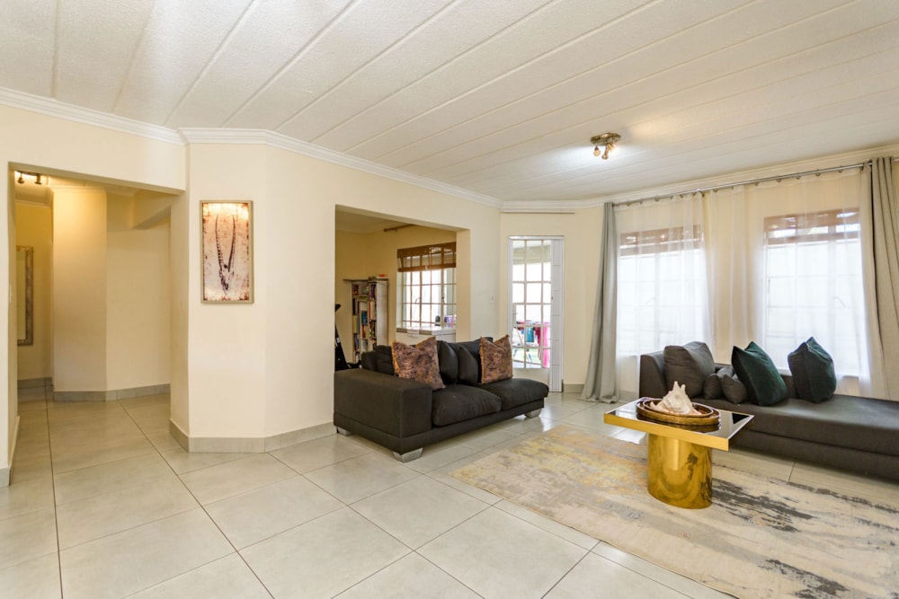 Apartment for sale in Morningside, Sandton - HP1704652 Apartment for sale in Morningside, Sandton - HP1704652