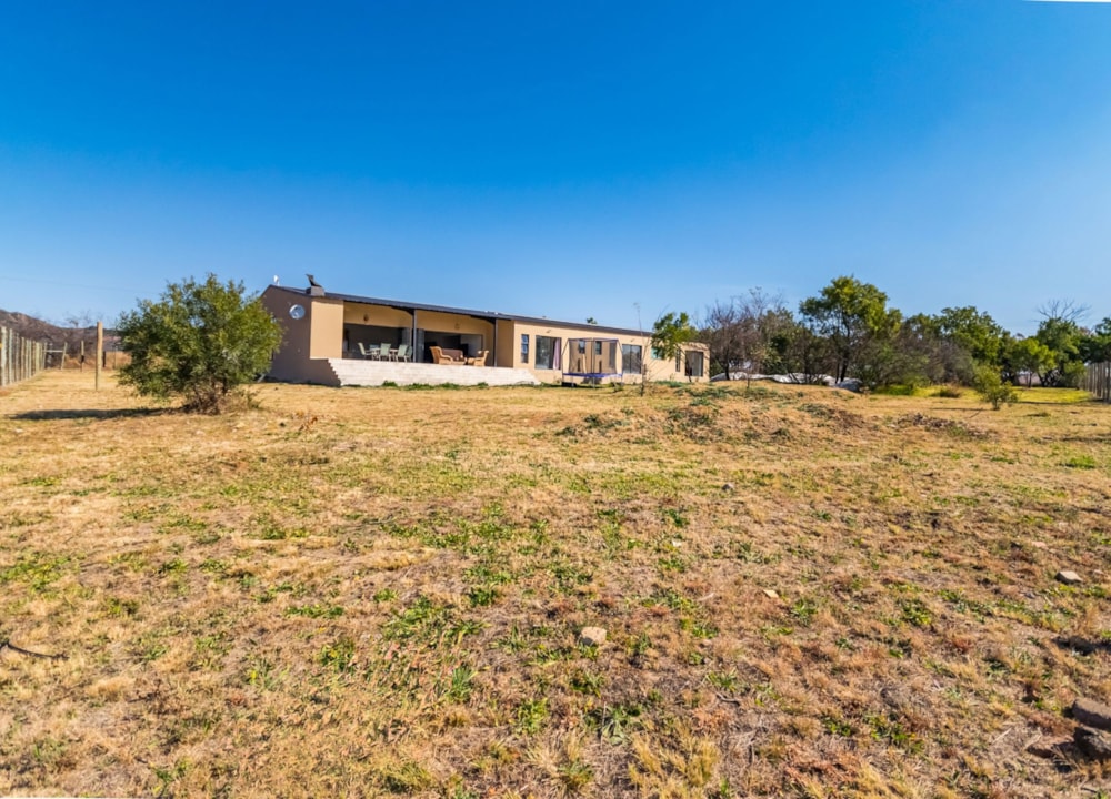 Security estate home for sale in Letamo Game Farm - 1KR1705138