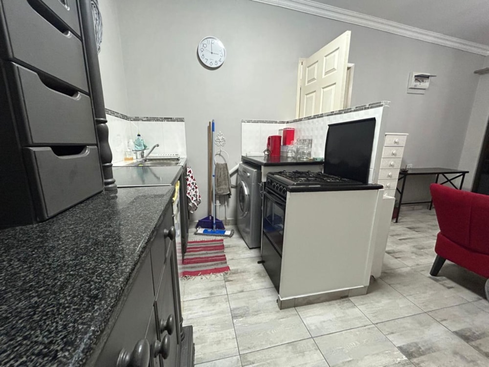 Garden apartment let in Morningside, Durban - 1DA1704682