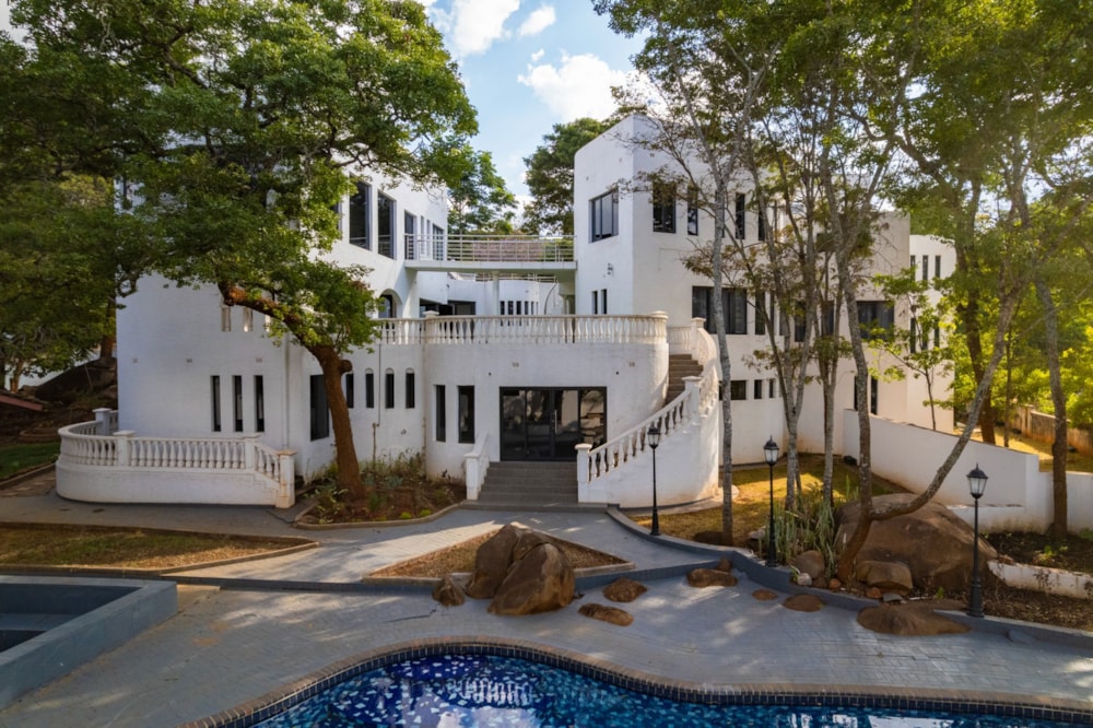 House for sale in Greystone Park, Zimbabwe - 3ZB1704690 House for sale in Greystone Park, Zimbabwe - 3ZB1704690