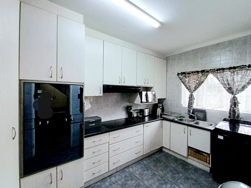 Apartment sold in Swartkops - 1PLZ1704929 Apartment sold in Swartkops - 1PLZ1704929