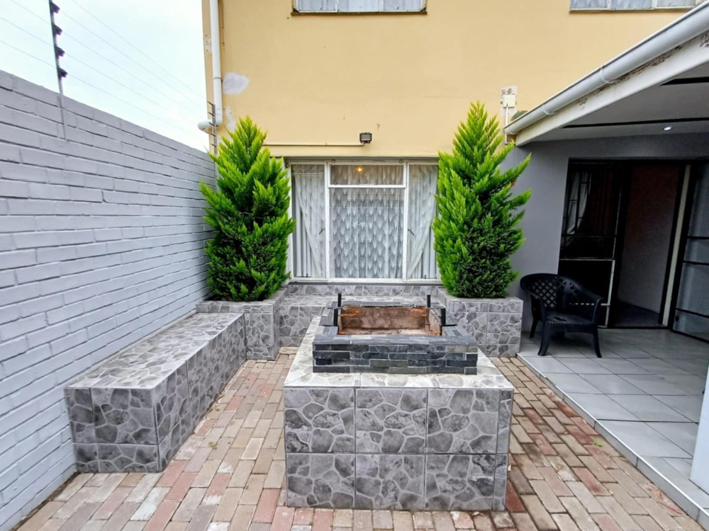 Apartment sold in Swartkops - 1PLZ1704929 Apartment sold in Swartkops - 1PLZ1704929