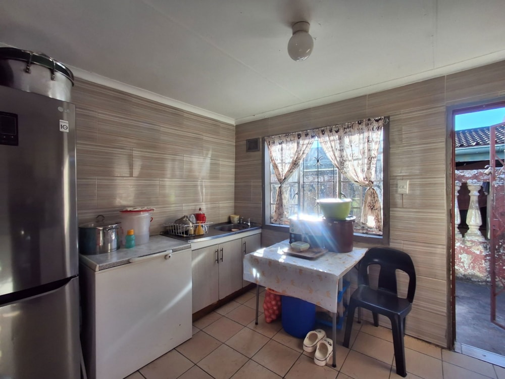 House for sale in Brackenham - 1RY1704943