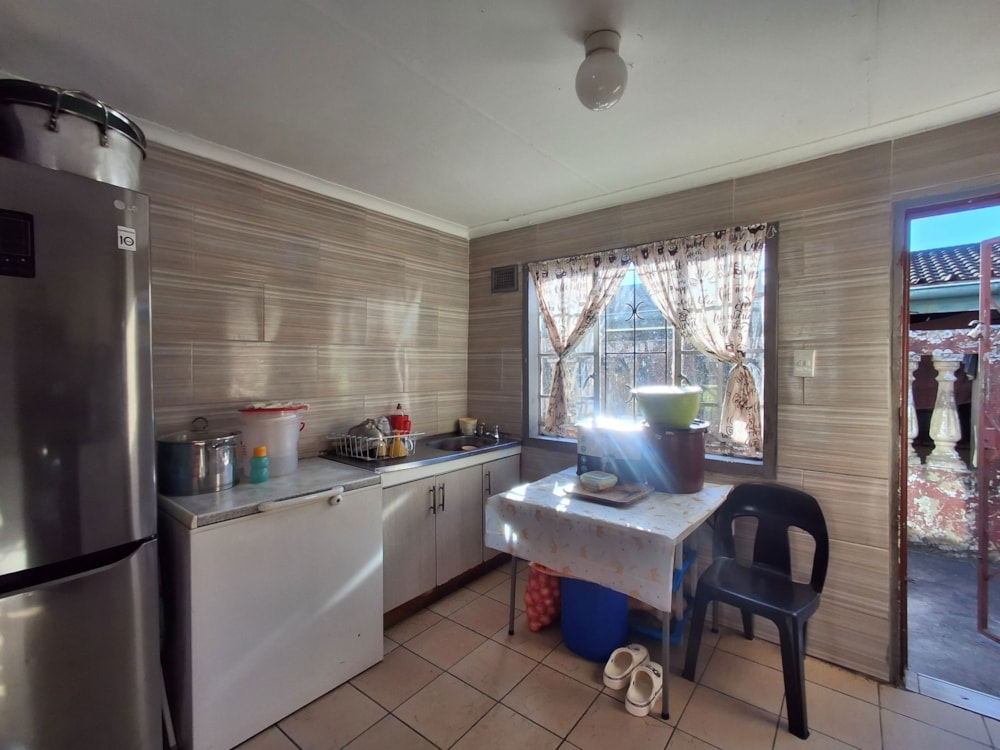 House for sale in Brackenham - 1RY1704943