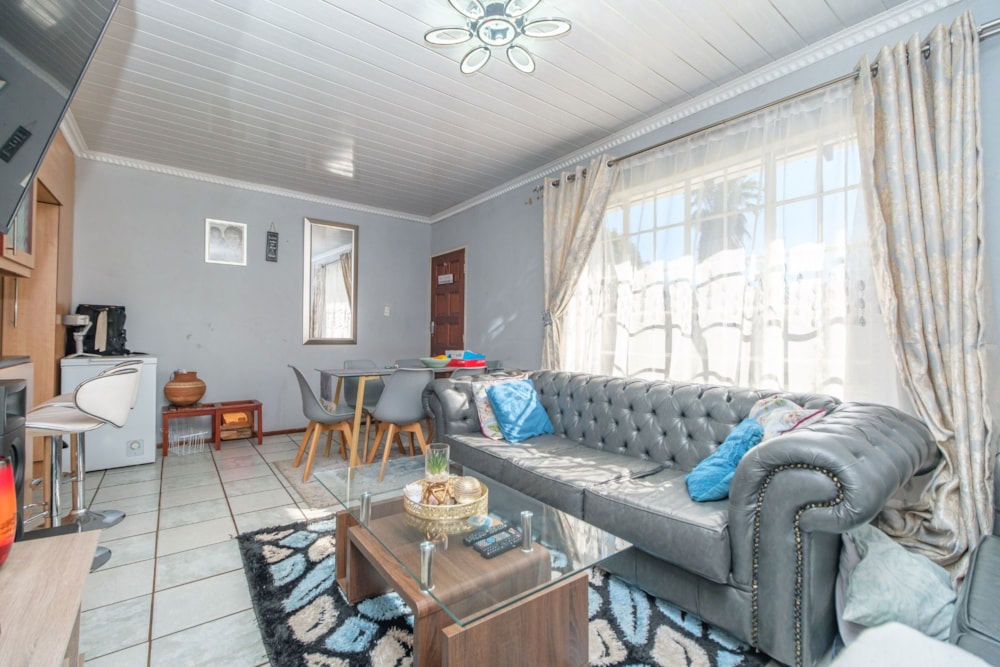 Townhouse for sale in Roodepoort West - RAN1705002 Townhouse for sale in Roodepoort West - RAN1705002