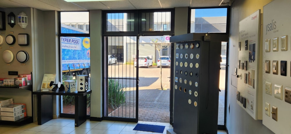 Commercial retail property to rent in New Town Centre - 1ND1705039 Commercial retail property to rent in New Town Centre - 1ND1705039