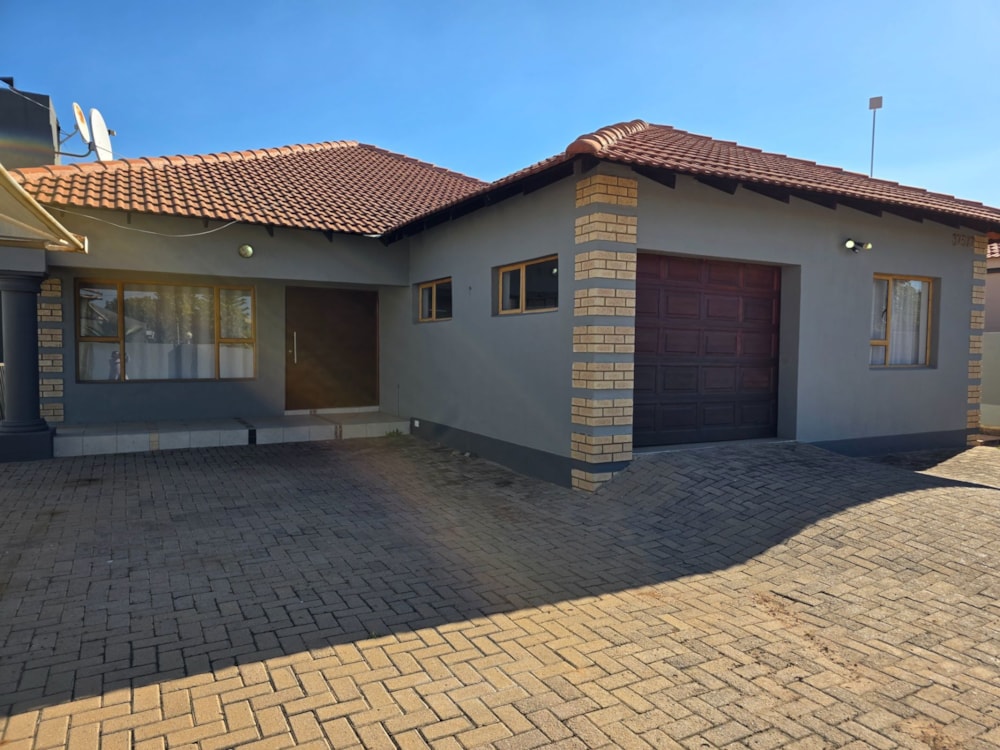 House for sale in Block 8, Botswana - 3BO1705049