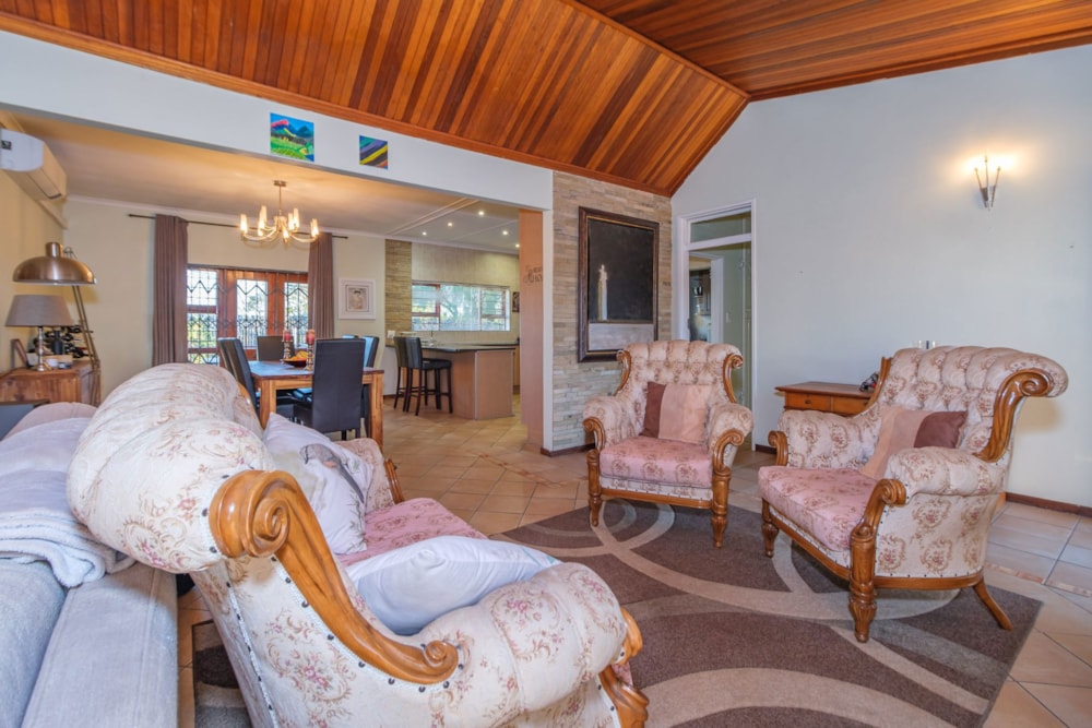 Double-storey house for sale in Constantia Kloof - RAN1705071 Double-storey house for sale in Constantia Kloof - RAN1705071