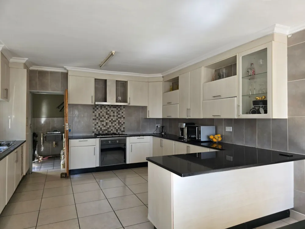 House for sale in Phase 4, Botswana - 3BO1705069 House for sale in Phase 4, Botswana - 3BO1705069
