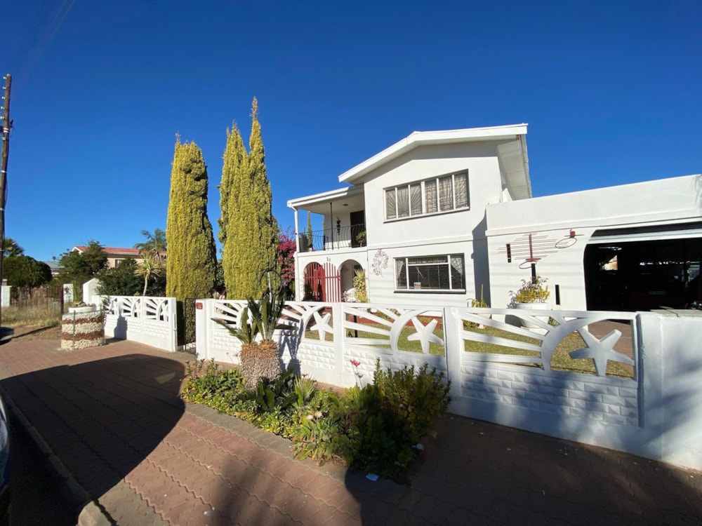 Double-storey house for sale in Keimoes - 1KAH1705249