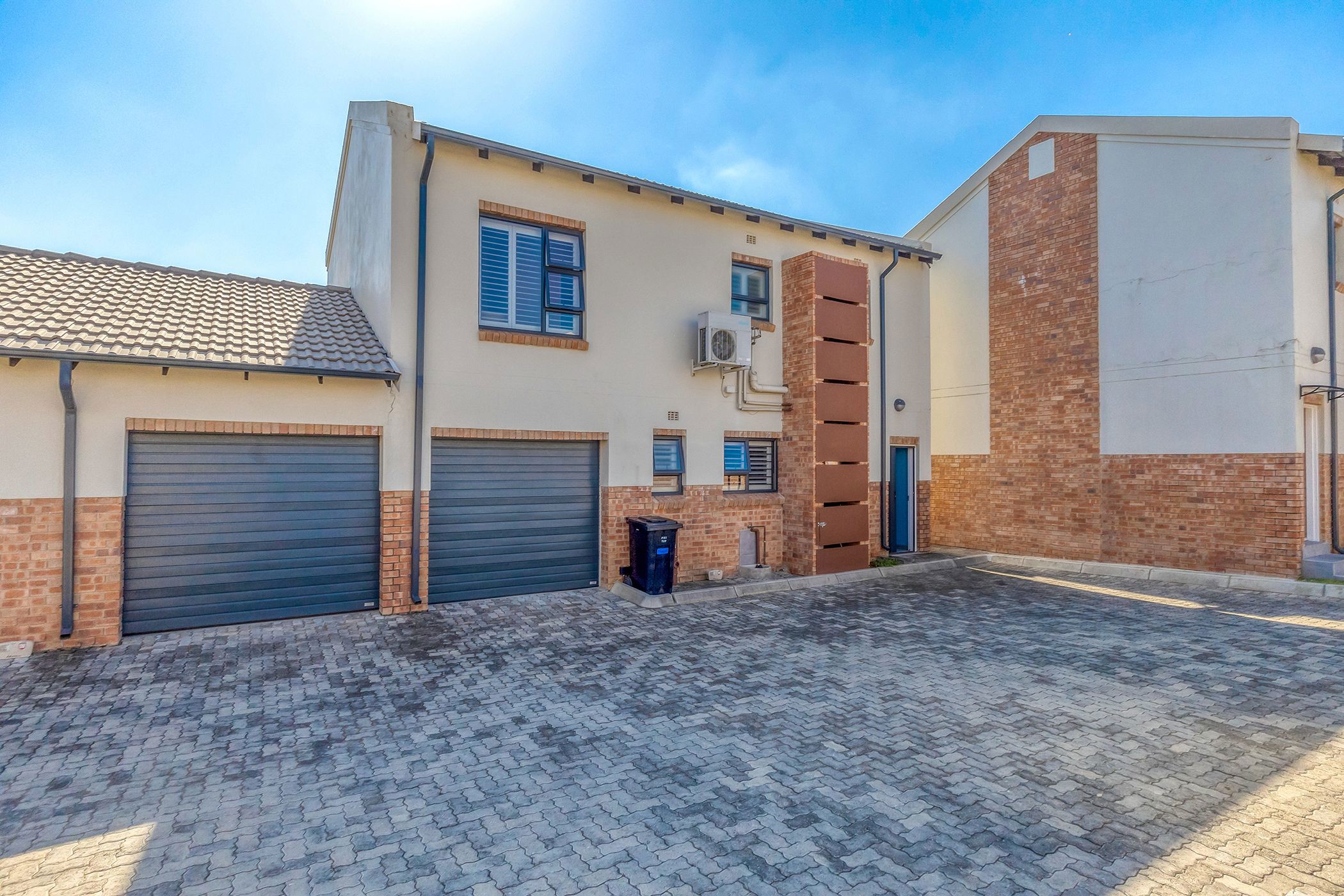 Townhouse for sale in Bromhof - RAN1705311