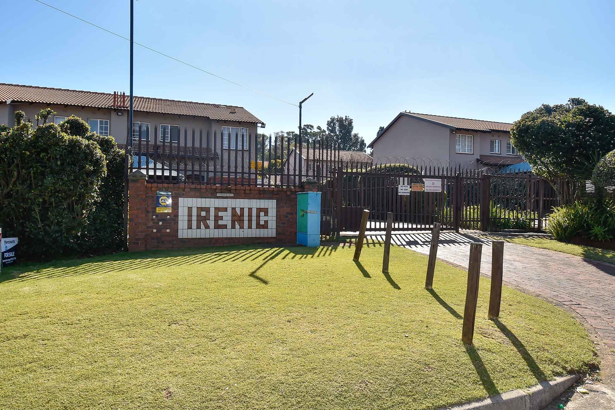 Security complex home for sale in Horison View - RDT1705279