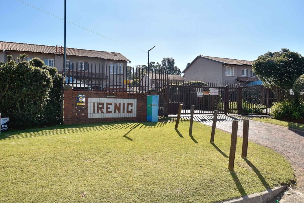 Security complex home for sale in Horison View - RDT1705279