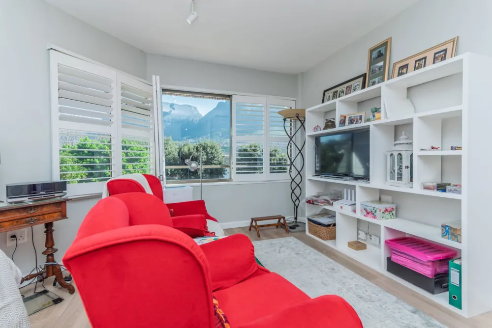 Bachelor apartment sold in Rondebosch - KW1705579 Bachelor apartment sold in Rondebosch - KW1705579