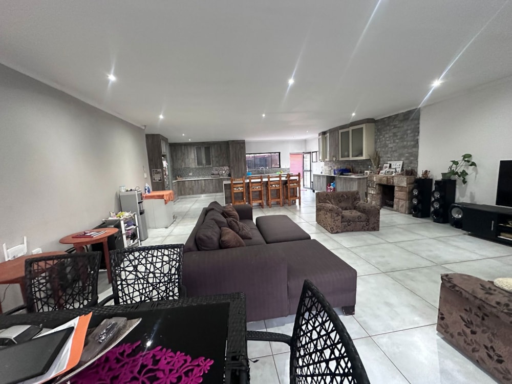 House for sale in Middelburg Central (Mpumalanga Central)  - 1MD1705625 House for sale in Middelburg Central (Mpumalanga Central)  - 1MD1705625