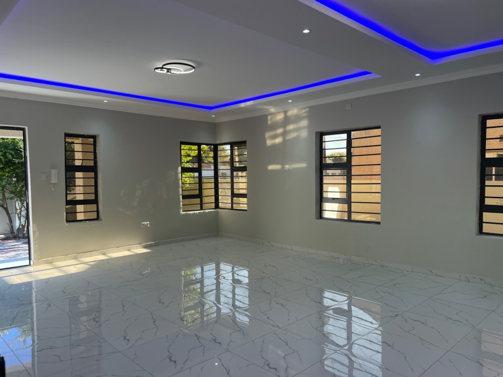 House for sale in Phase 2, Botswana - 3BO1705871 House for sale in Phase 2, Botswana - 3BO1705871