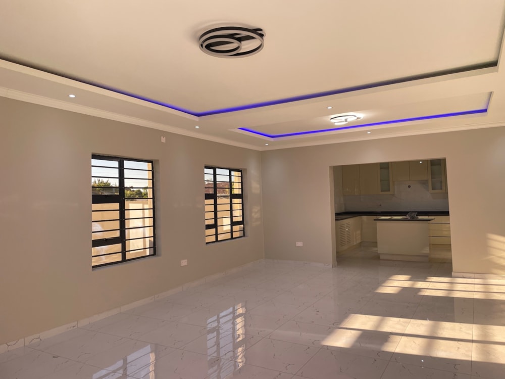 House for sale in Block 9, Botswana - 3BO1705873 House for sale in Block 9, Botswana - 3BO1705873