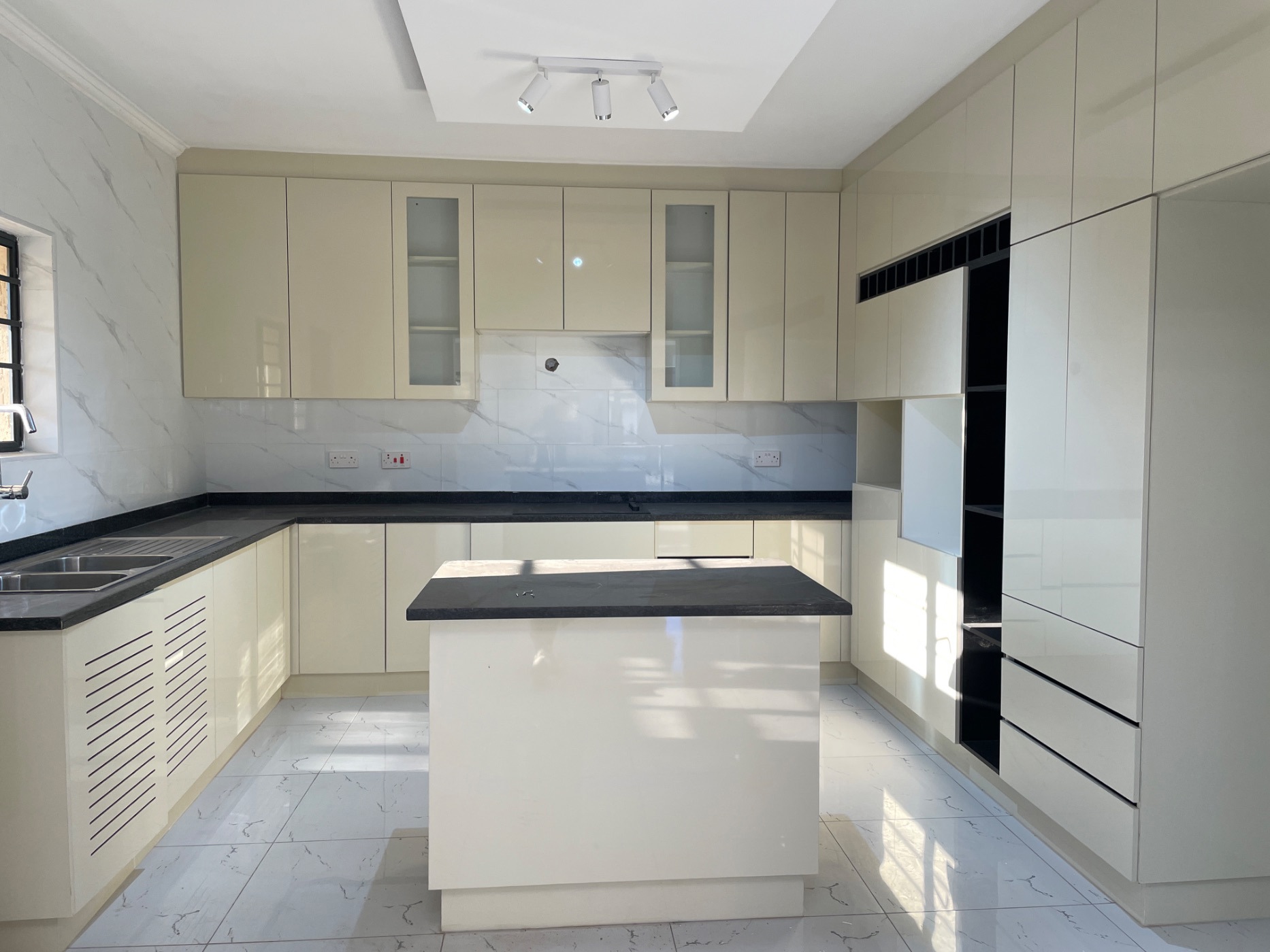 House for sale in Block 9, Botswana - 3BO1705873