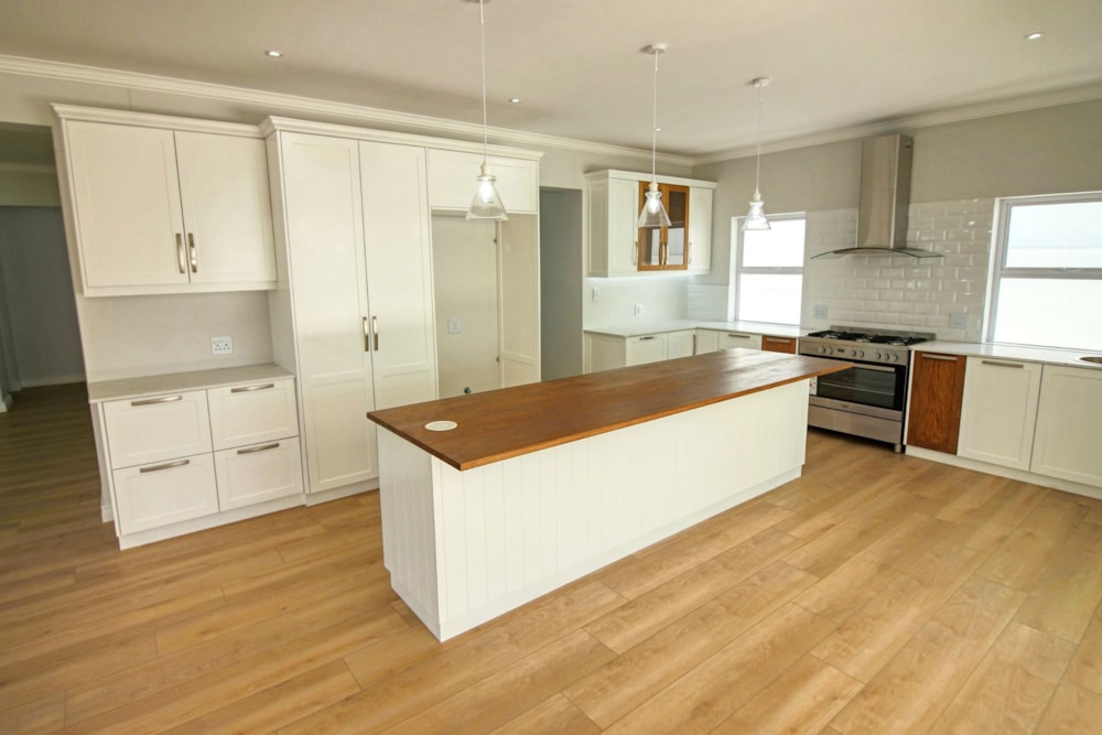 Double-storey house for sale in Shelley Point - LA1705865 Double-storey house for sale in Shelley Point - LA1705865