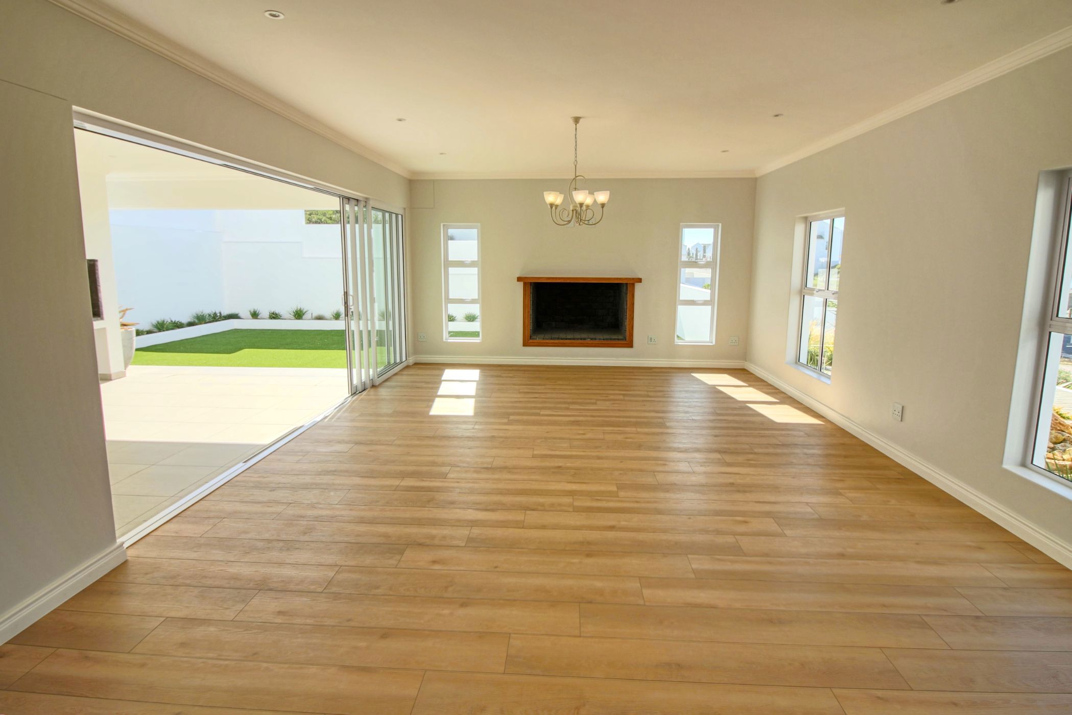 Double-storey house for sale in Shelley Point - LA1705865